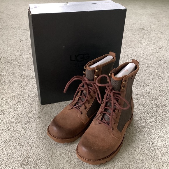 UGG Montgomry Boot - Picture 2 of 15
